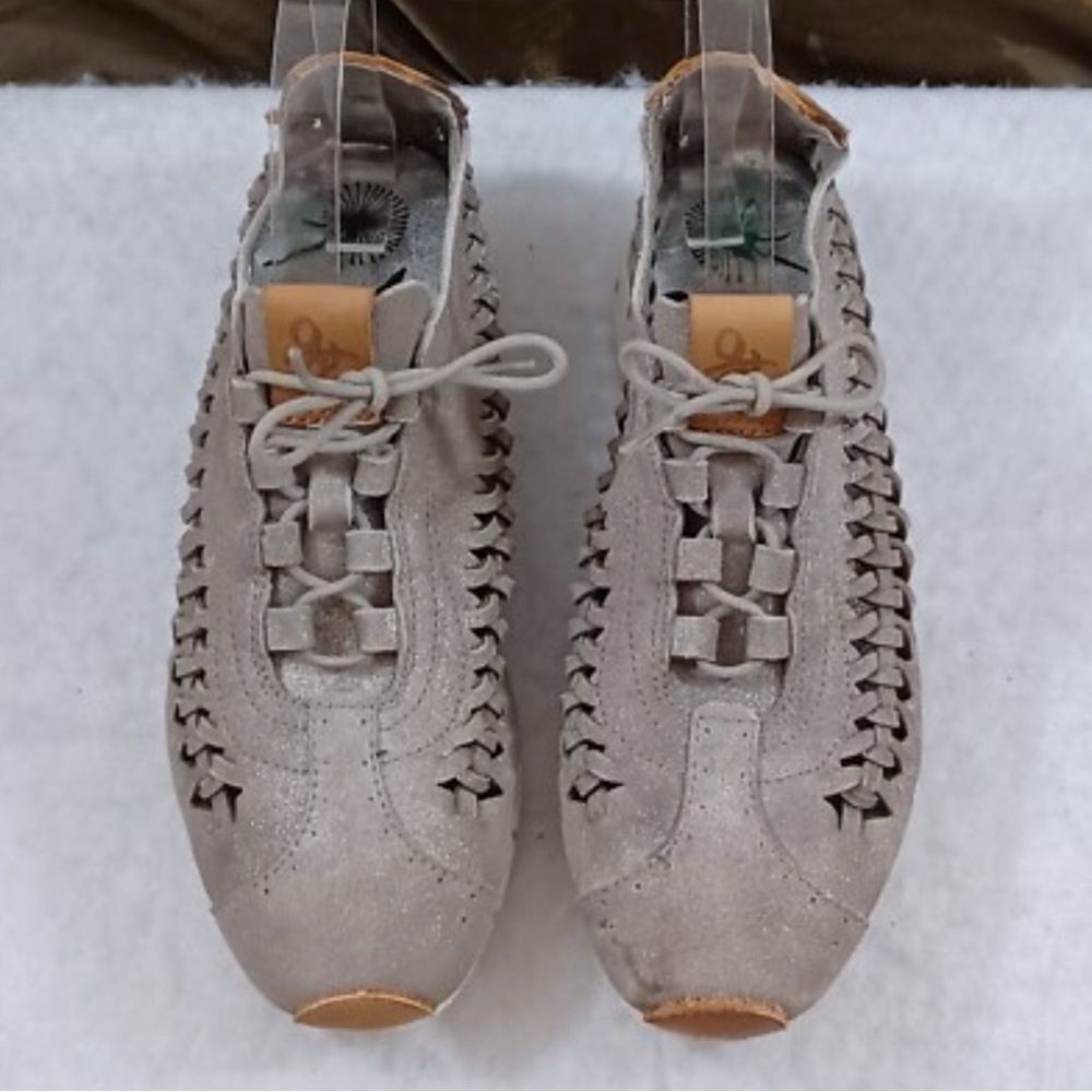 OTBT Gray Athletic Shoes with Woven Design